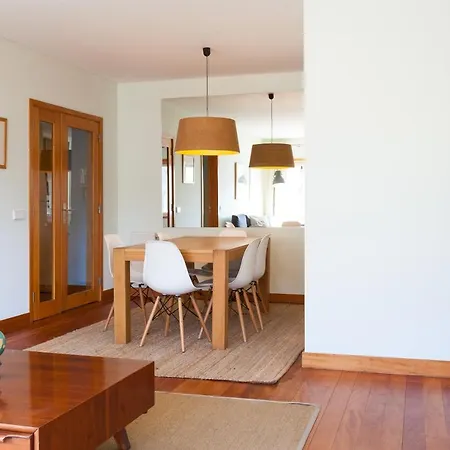 Stunning Sunny Flat - Front *