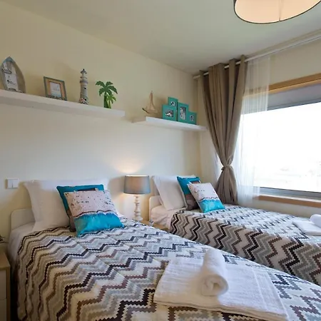 Stunning Sunny Flat - Front