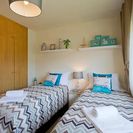 Stunning Sunny Flat - Front